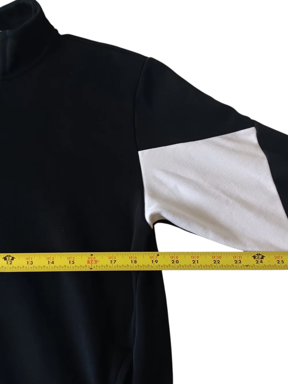 Puma men's black/white rebel quarter-zip fleece sweatshirt size S